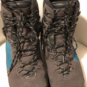 6 Meindl Tahoe Safety Toe Ground Boot 